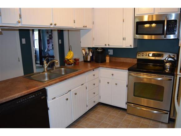 44 Auburn Road Hooksett, NH 03106 - Photo 3 of 22