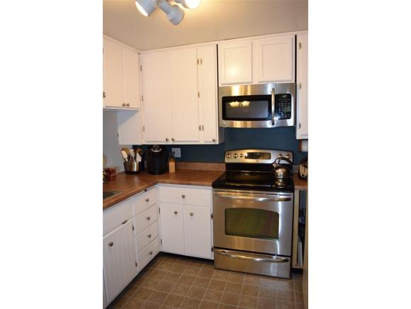 44 Auburn Road Hooksett, NH 03106 - Photo 4 of 22
