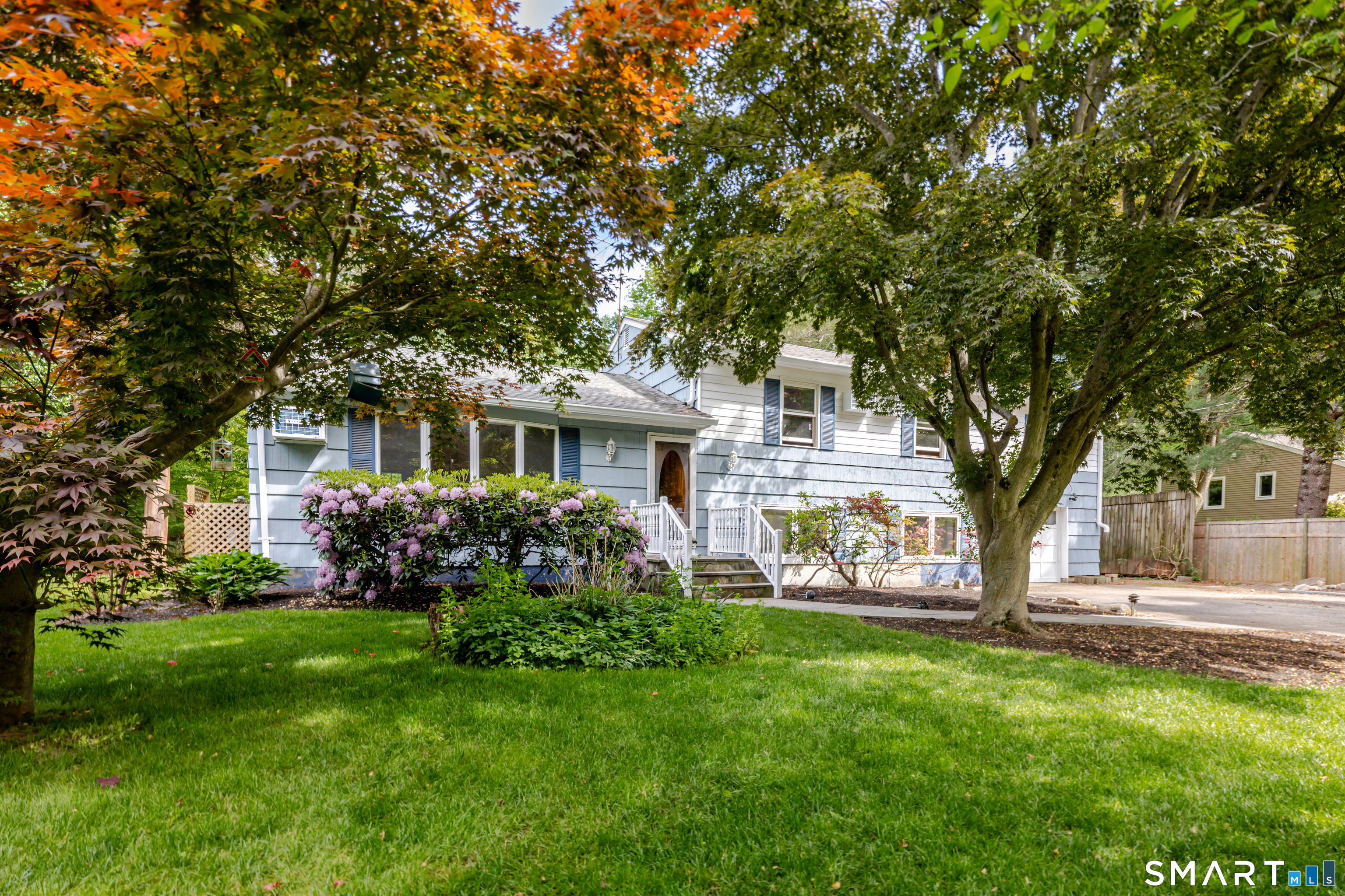 Bring your vision & polish for this Westover diamond-in-the-rough!