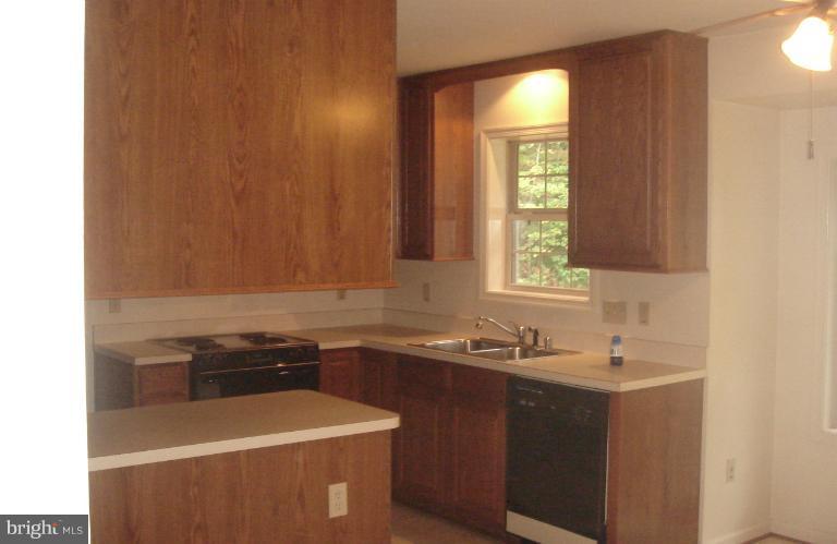 12396 Purcell Road Manassas, VA 20112 - Photo 13 of 24 Kitchen