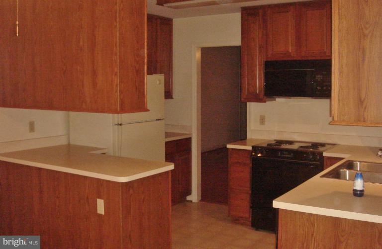 12396 Purcell Road Manassas, VA 20112 - Photo 3 of 24 Kitchen