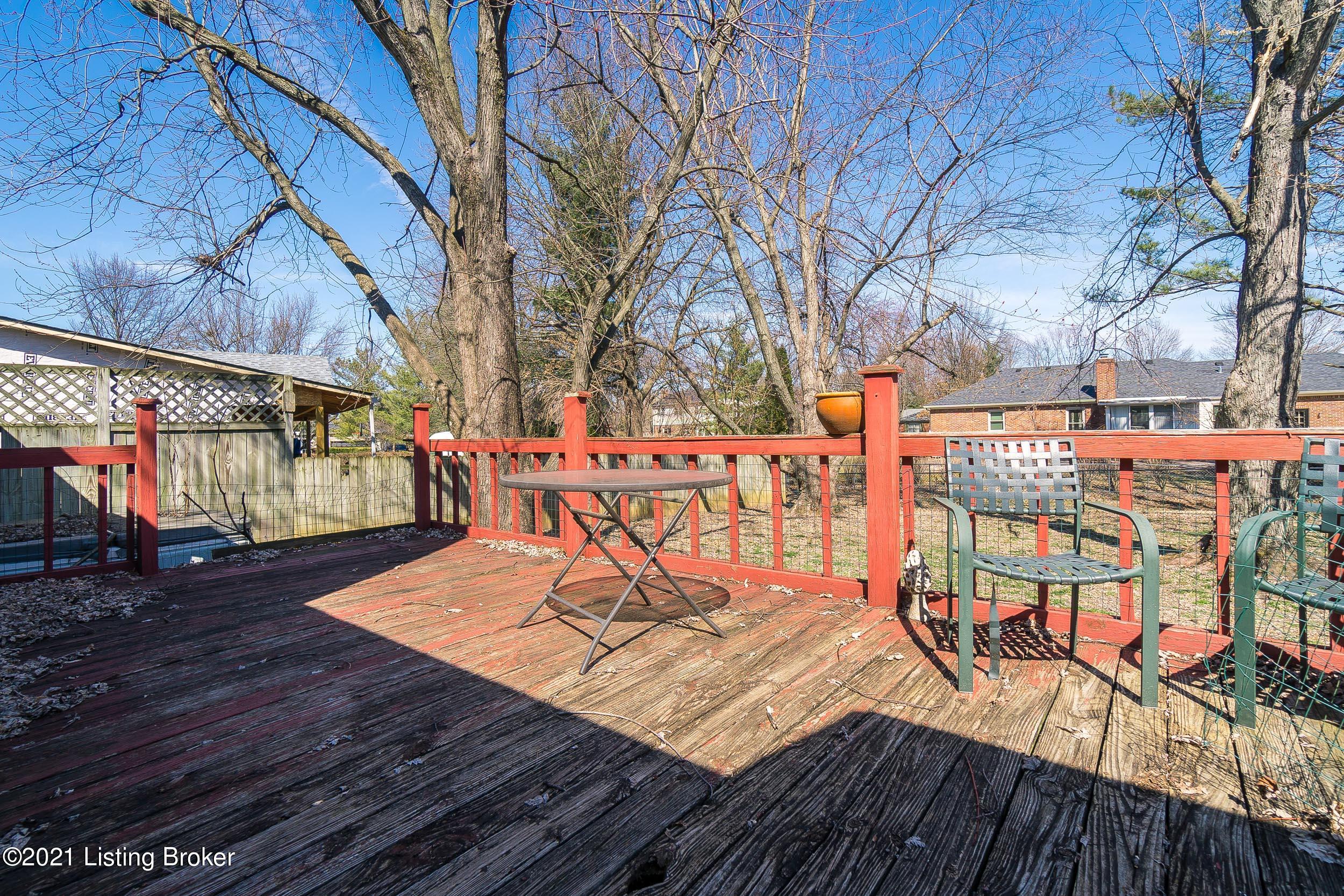 907 Moser Road Louisville, KY 40223 - Photo 12 of 59 907 Moser Rd-12