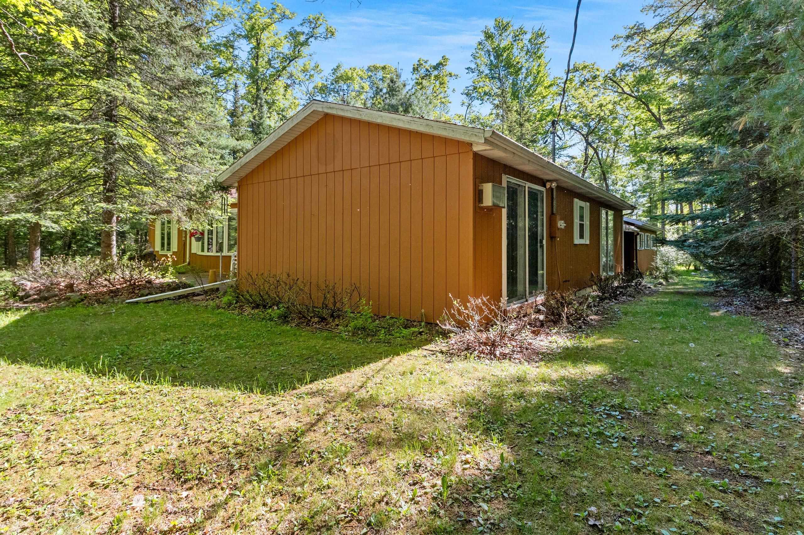 N6814 Springbrook Road Cecil, WI 54111 - Photo 9 of 40