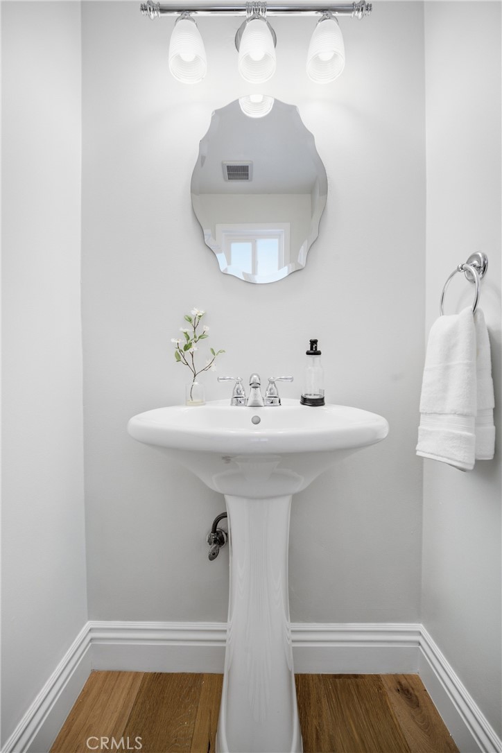 22764 Liberty Bell Road Calabasas, CA 91302 - Photo 47 of 72 guest bath