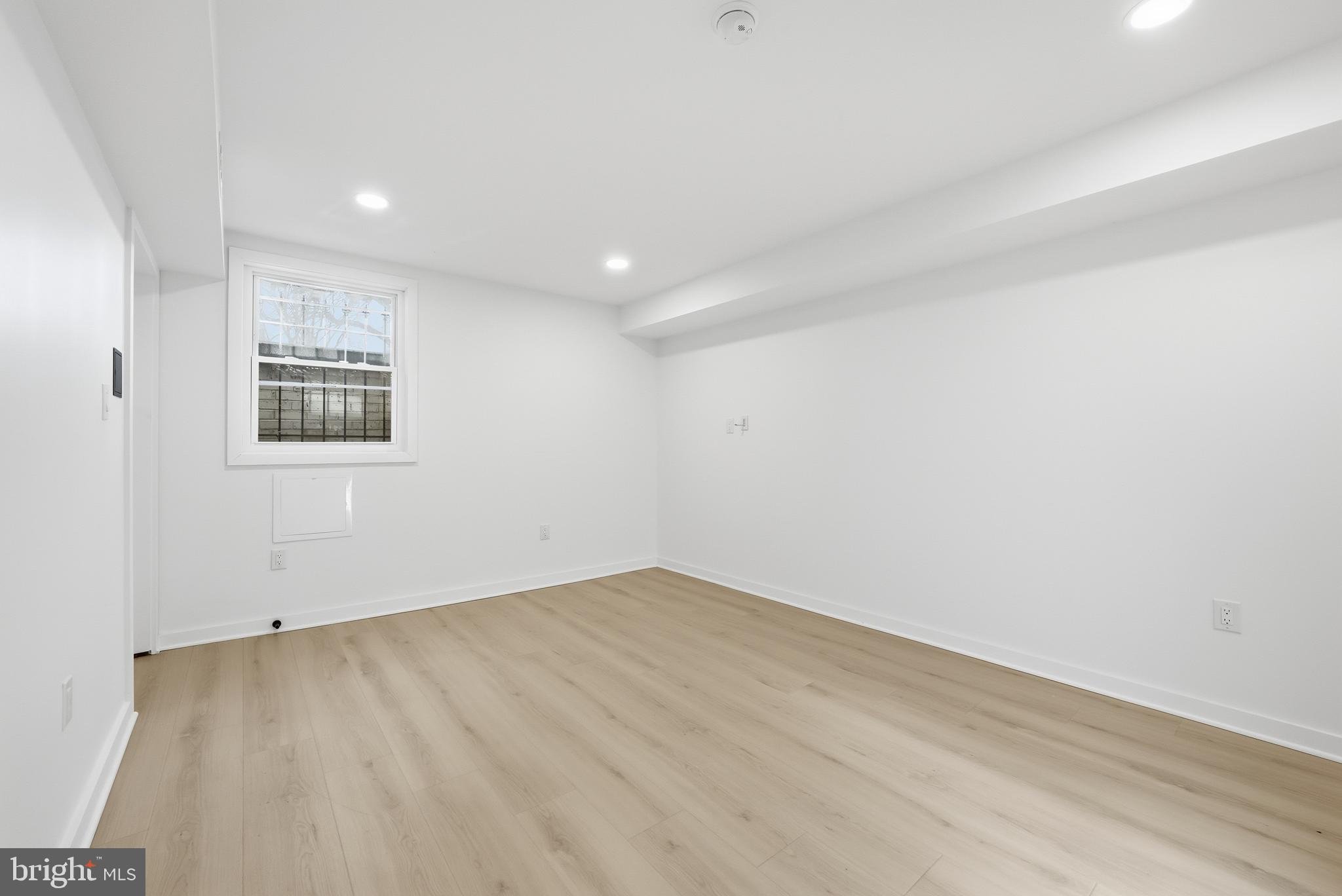 302 Oklahoma Avenue Northeast, Unit 101 Washington, DC 20002 - Photo 5 of 18 Living/dining combination