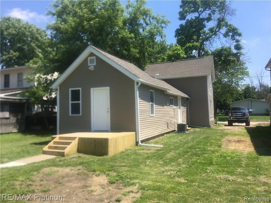 503 Spring Street Durand, MI 48429 - Photo 2 of 7 IMG_2399.JPG