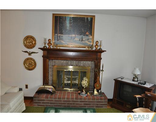48 Smith Road Somerset, NJ 08873 - Photo 10 of 23 a room with furniture and mirror