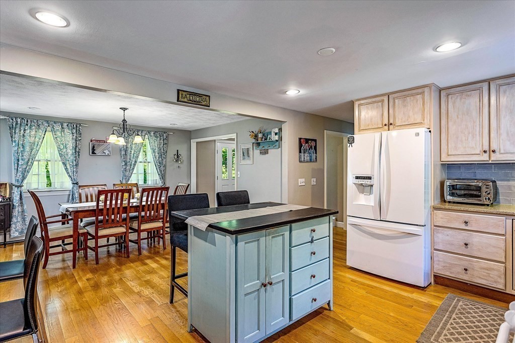 10 Lowry Road Framingham, MA 01701 - Photo 6 of 39