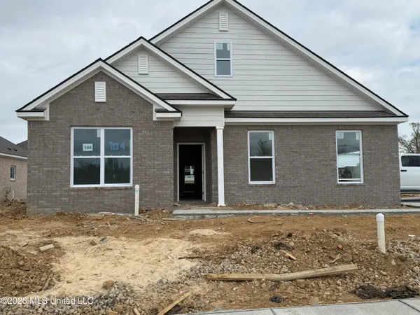 $369,990 | 5475 Sipsey Way, Olive Branch, MS 38654