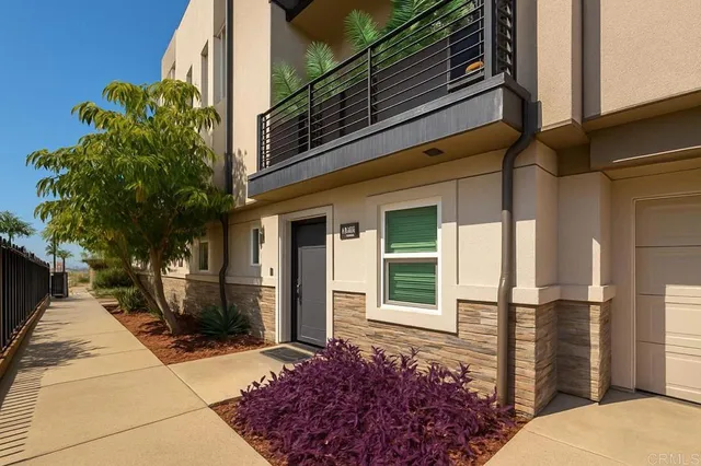 $4,250 | 307 West Street, Unit 106, Oceanside, CA 92054