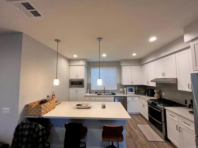 $4,250 | 307 West Street, Unit 106, Oceanside, CA 92054