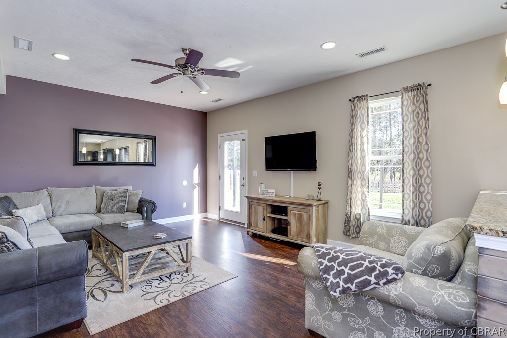 3984 Ordinary Loop Hayes, VA 23072 - Photo 7 of 35 Gallery Image 7