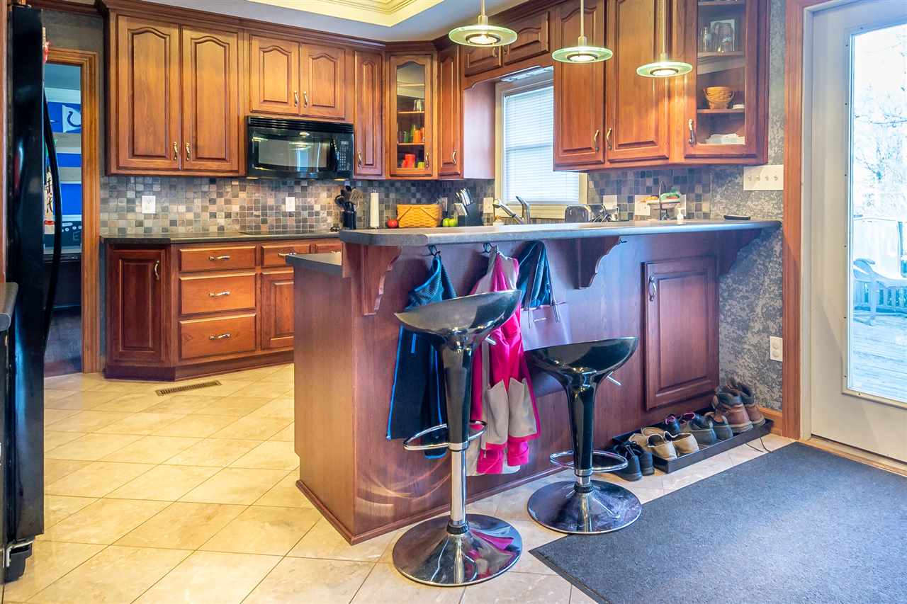 2041 Cherokee Road Fort Wayne, IN 46808 - Photo 13 of 33