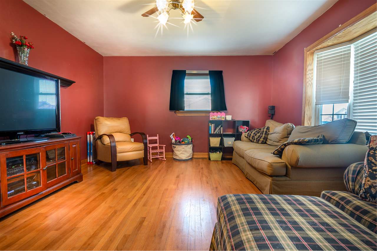 2041 Cherokee Road Fort Wayne, IN 46808 - Photo 4 of 33