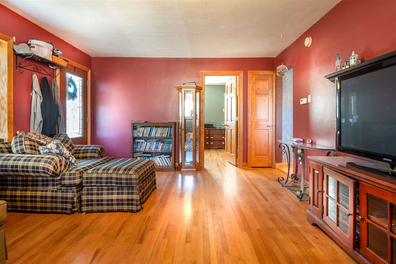 2041 Cherokee Road Fort Wayne, IN 46808 - Photo 5 of 33