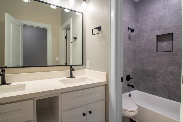 $380,000 | 1460 River Oaks Drive, Huntsville, TX 77340