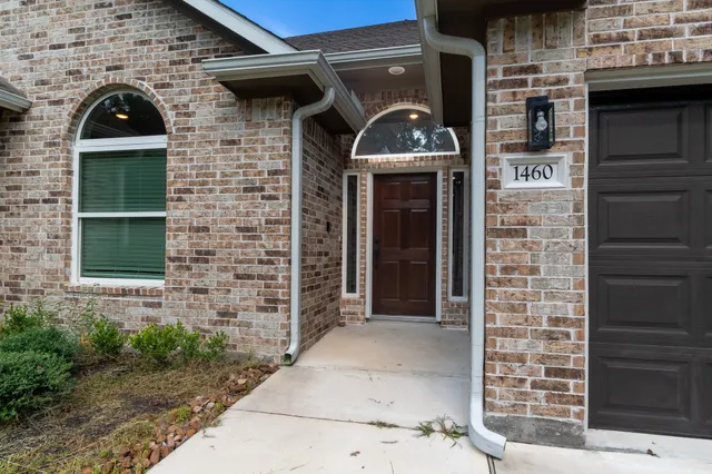 $380,000 | 1460 River Oaks Drive, Huntsville, TX 77340