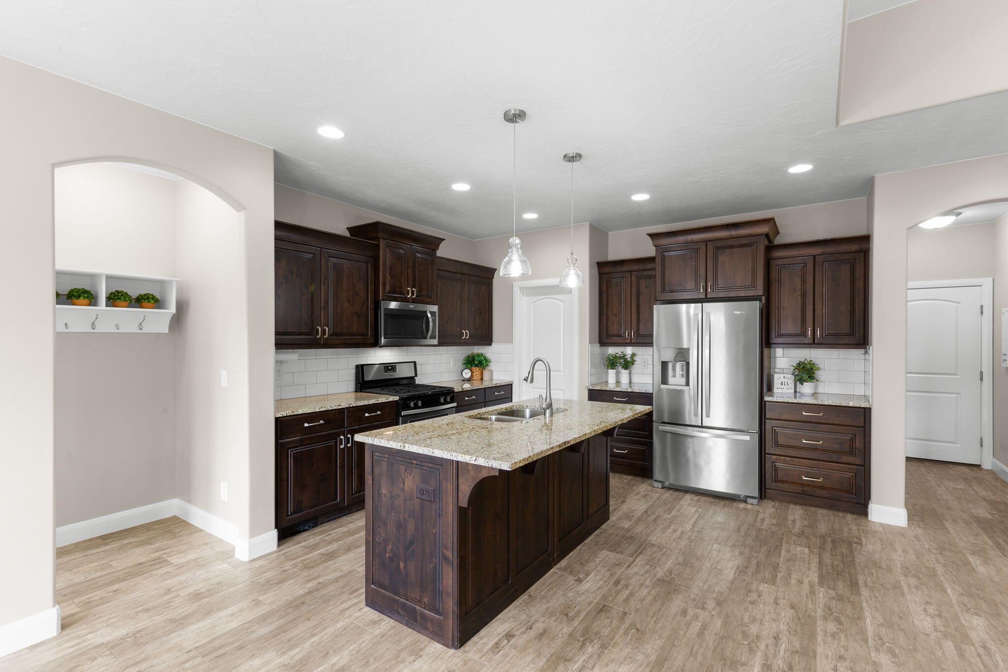 2992 Rasmussen Drive St. George, UT 84790 - Photo 5 of 33 Kitchen