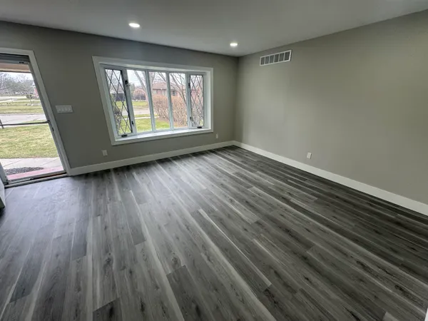 $329,777 | 41718 Mae Wood Drive, Sterling Heights, MI 48313