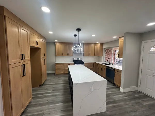 $329,777 | 41718 Mae Wood Drive, Sterling Heights, MI 48313