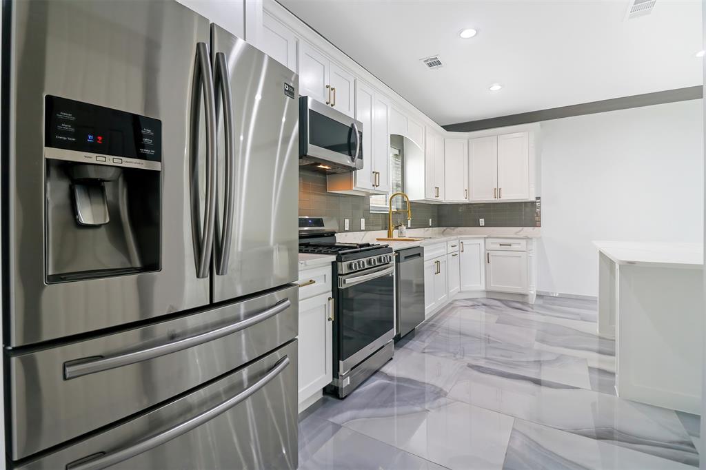 621 North Nursery Road Irving, TX 75061 - Photo 11 of 40