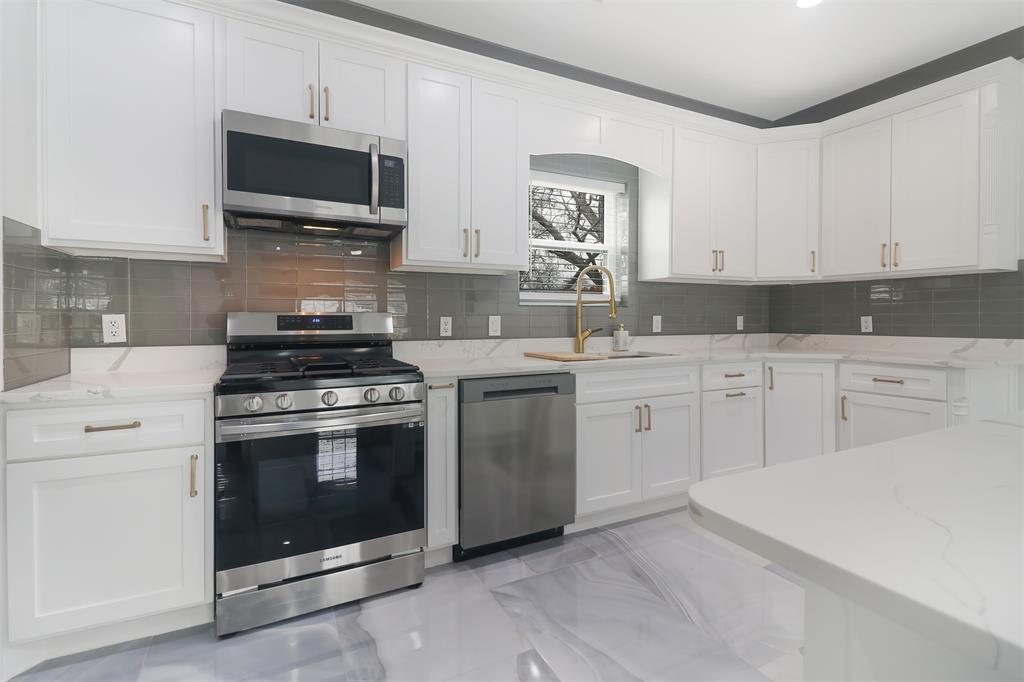 621 North Nursery Road Irving, TX 75061 - Photo 7 of 40