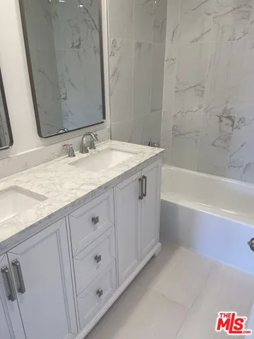 $6,200 | 435 Arnaz Drive, Unit 201, Los Angeles, CA 90048