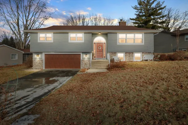 $449,900 | 105 Winston Way, Waunakee, WI 53597