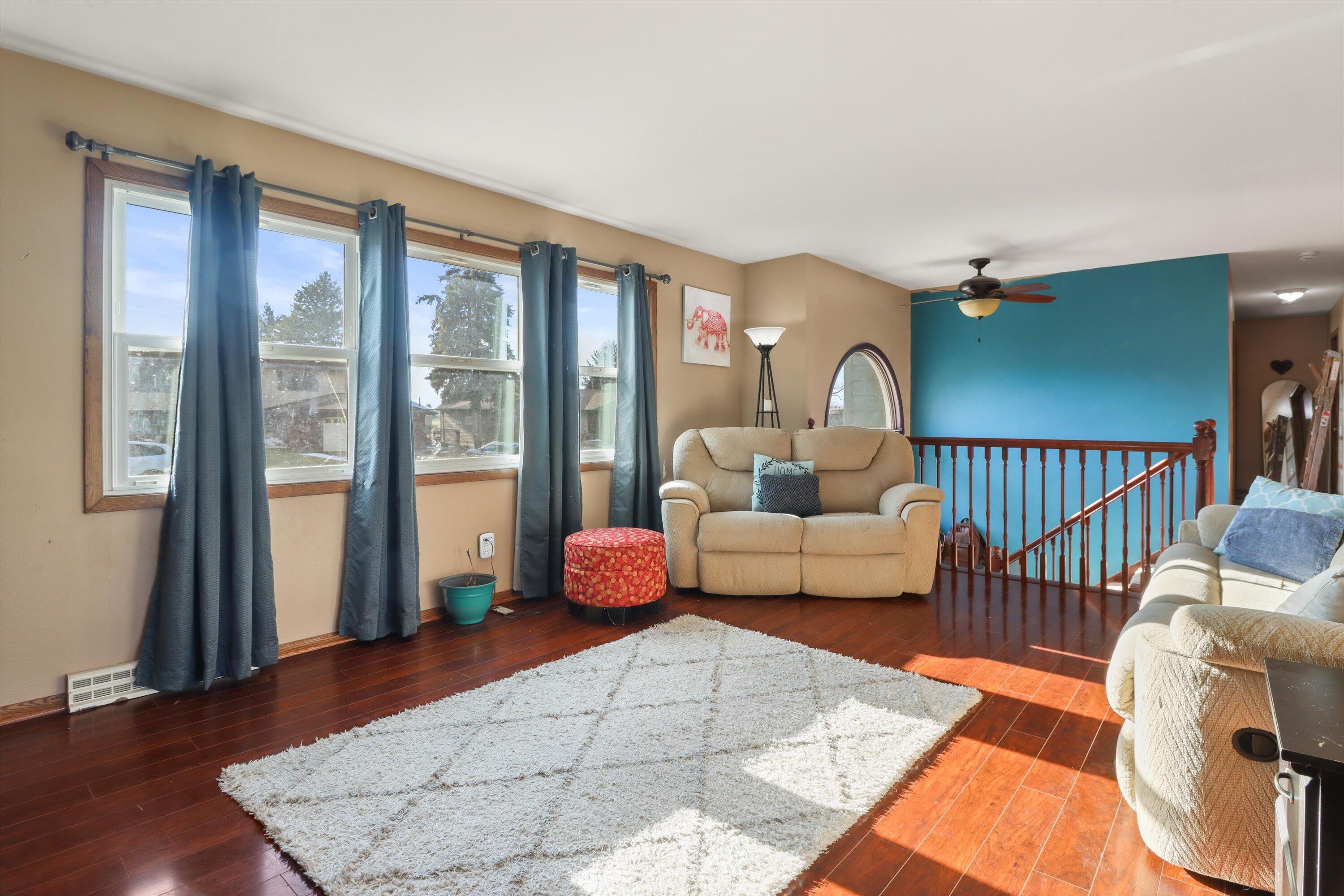 105 Winston Way Waunakee, WI 53597 - Photo 11 of 35 Living Room