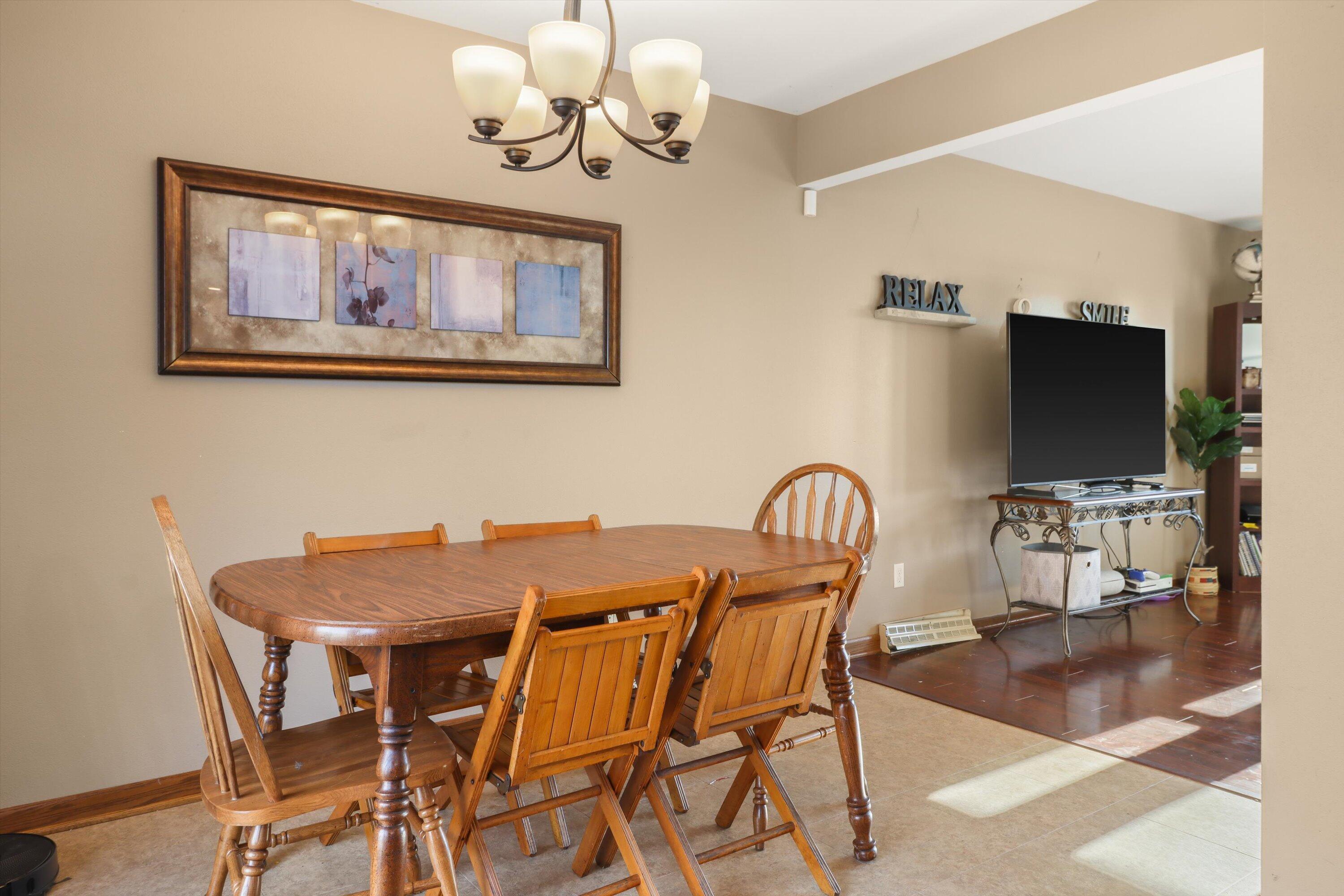 105 Winston Way Waunakee, WI 53597 - Photo 17 of 35 Dining Area