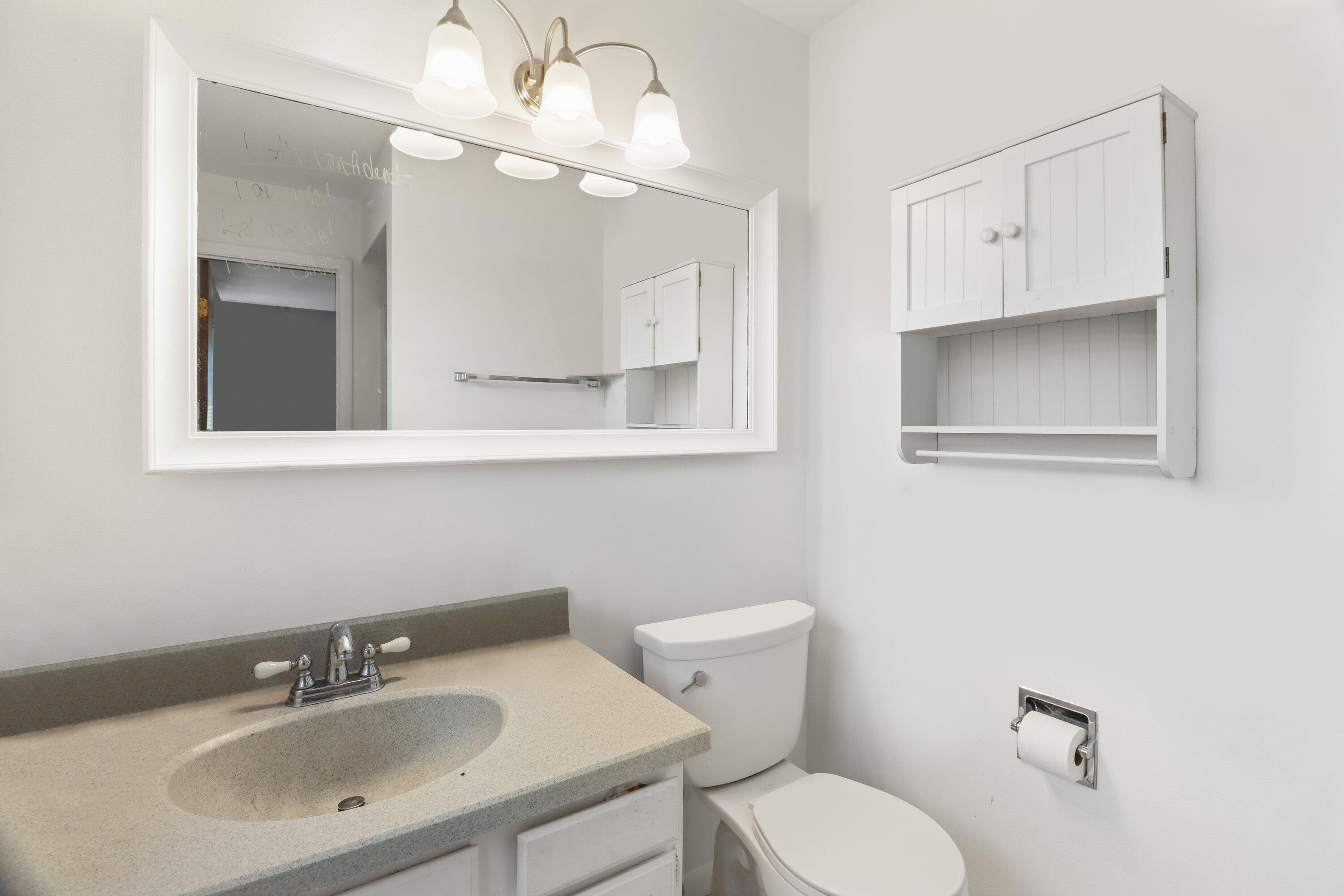 105 Winston Way Waunakee, WI 53597 - Photo 23 of 35 Bathroom