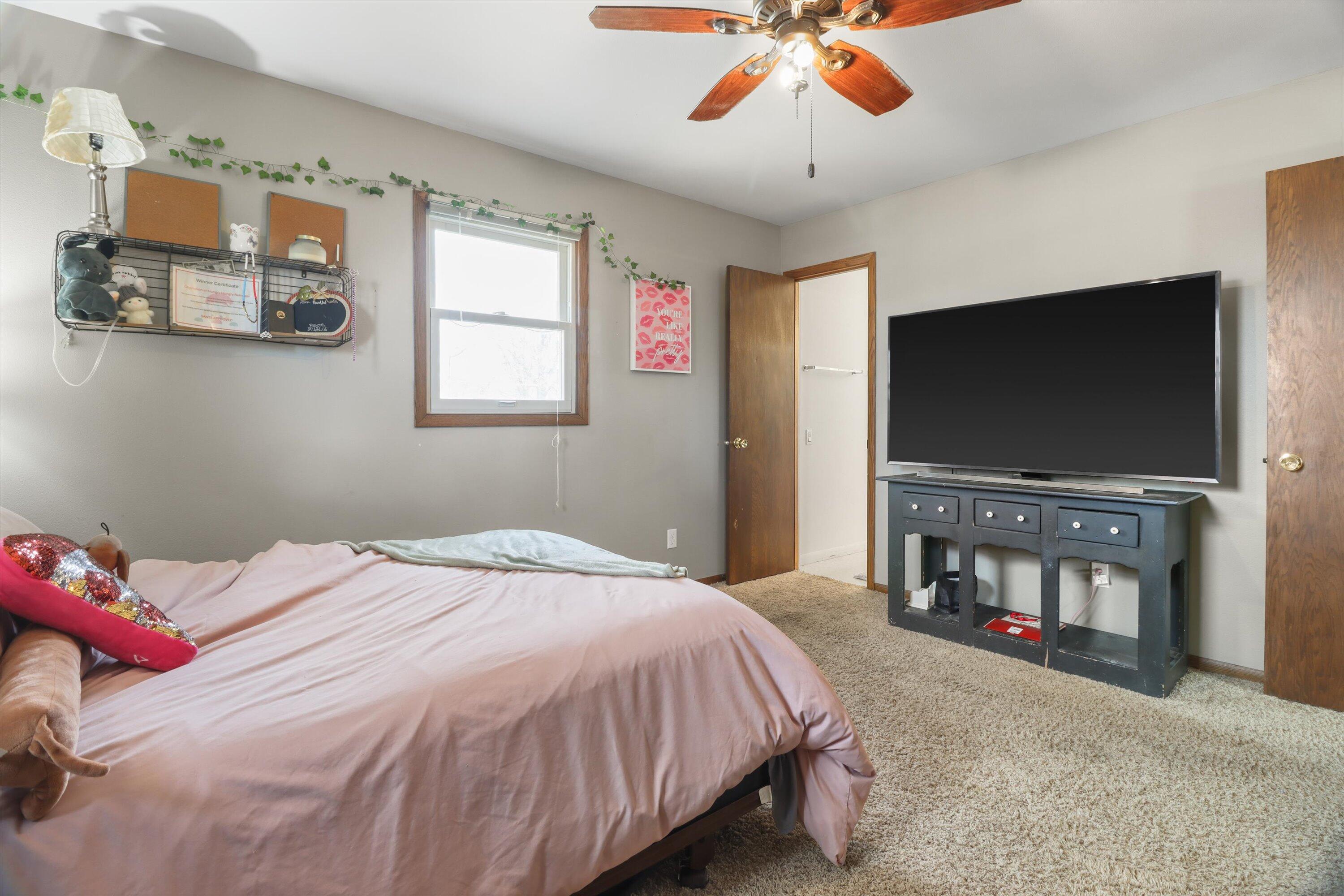 105 Winston Way Waunakee, WI 53597 - Photo 24 of 35 Primary Bedroom