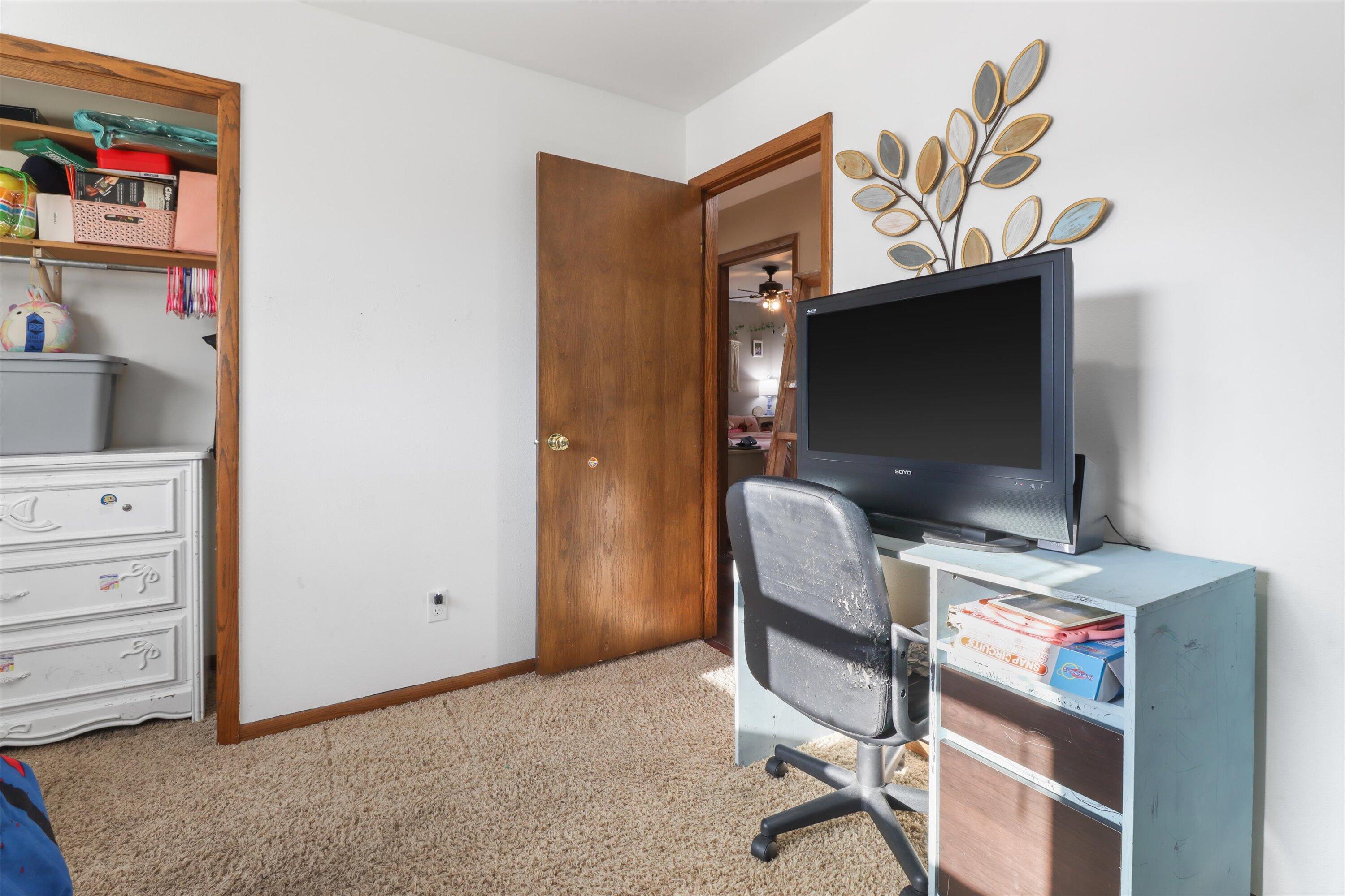 105 Winston Way Waunakee, WI 53597 - Photo 26 of 35 Bedroom