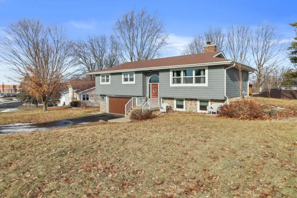 $449,900 | 105 Winston Way, Waunakee, WI 53597