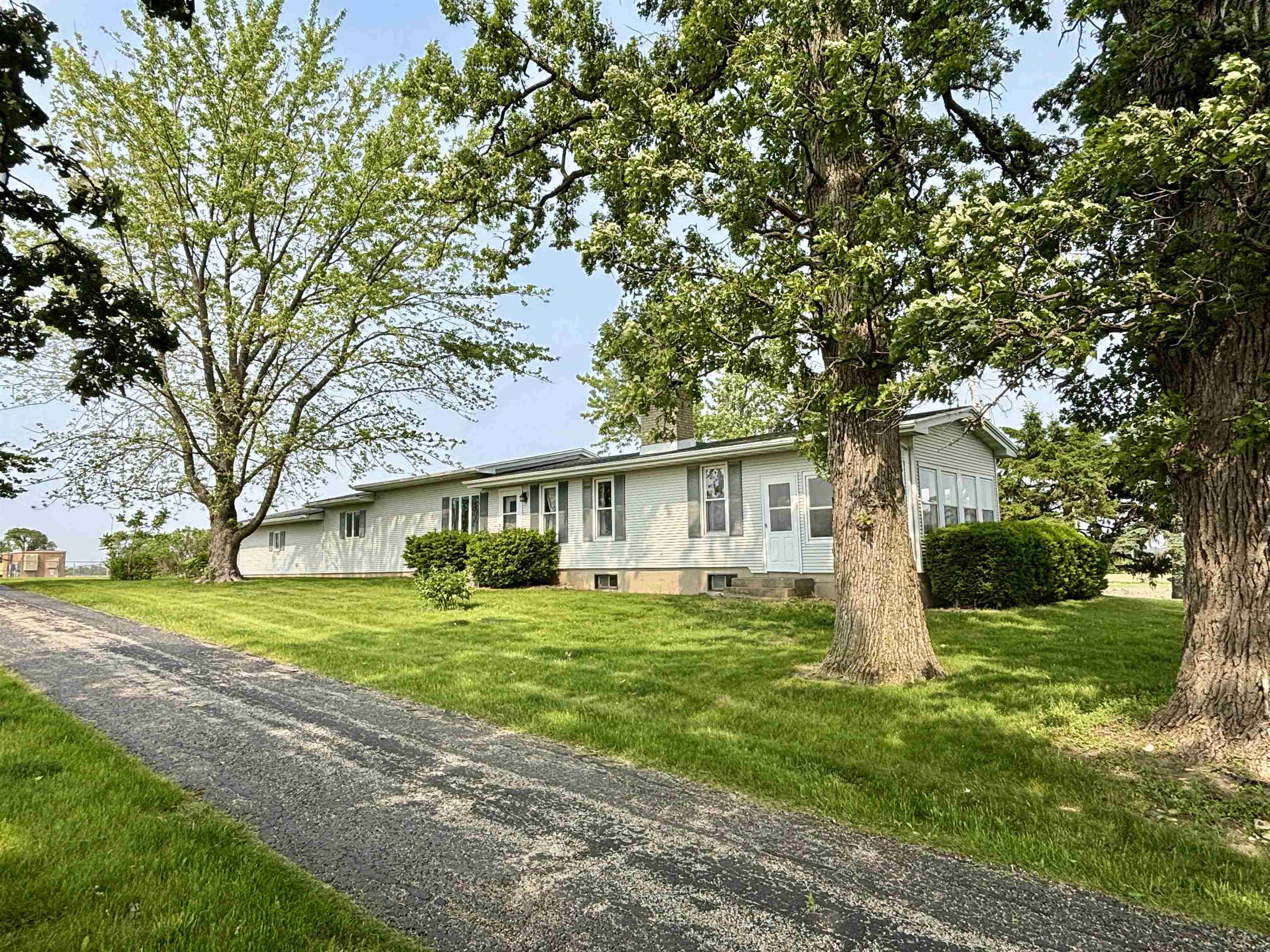 5166 Fern Hill Road Belvidere, IL 61008 - Photo 2 of 33