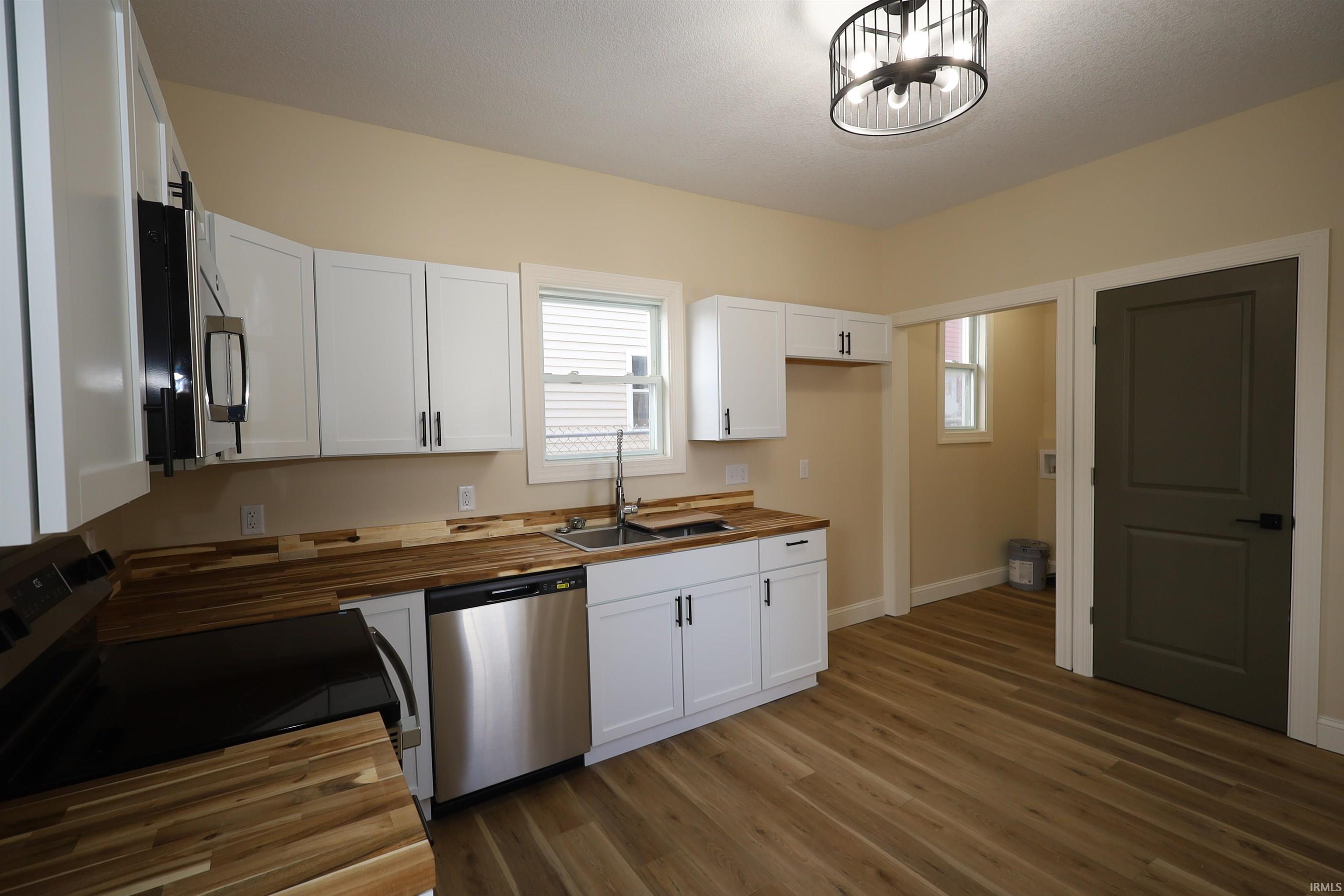 739 West 4th Street Fort Wayne, IN 46808 - Photo 3 of 34