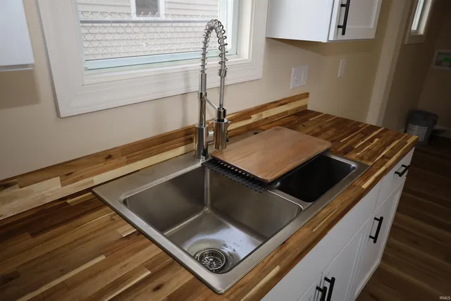 $209,900 | 739 West 4th Street, Fort Wayne, IN 46808