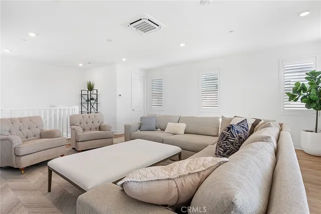 $1,880,000 | 408 Treble, Irvine, CA 92618