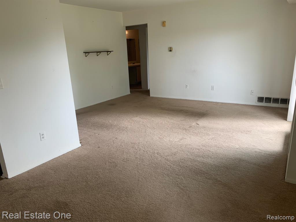 32005 West 12 Mile Road, Unit 73 Farmington Hills, MI 48334 - Photo 11 of 14