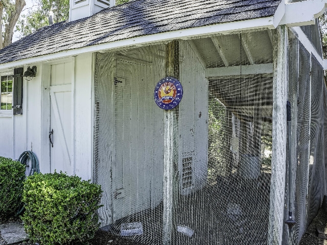 4711 Sun Valley Road Del Mar, CA 92014 - Photo 17 of 25 Chicken coop