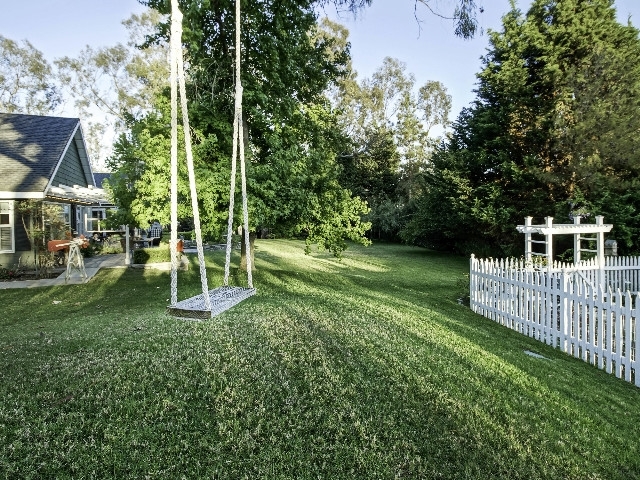 4711 Sun Valley Road Del Mar, CA 92014 - Photo 19 of 25 side back yard