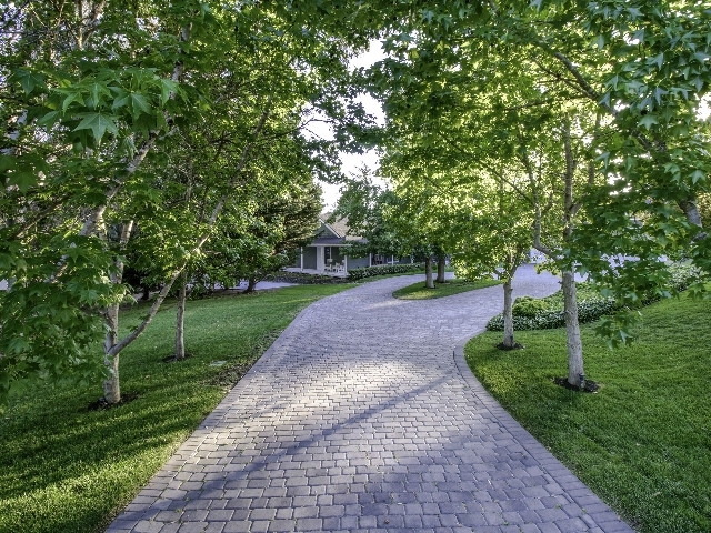 4711 Sun Valley Road Del Mar, CA 92014 - Photo 24 of 25 Entry driveway