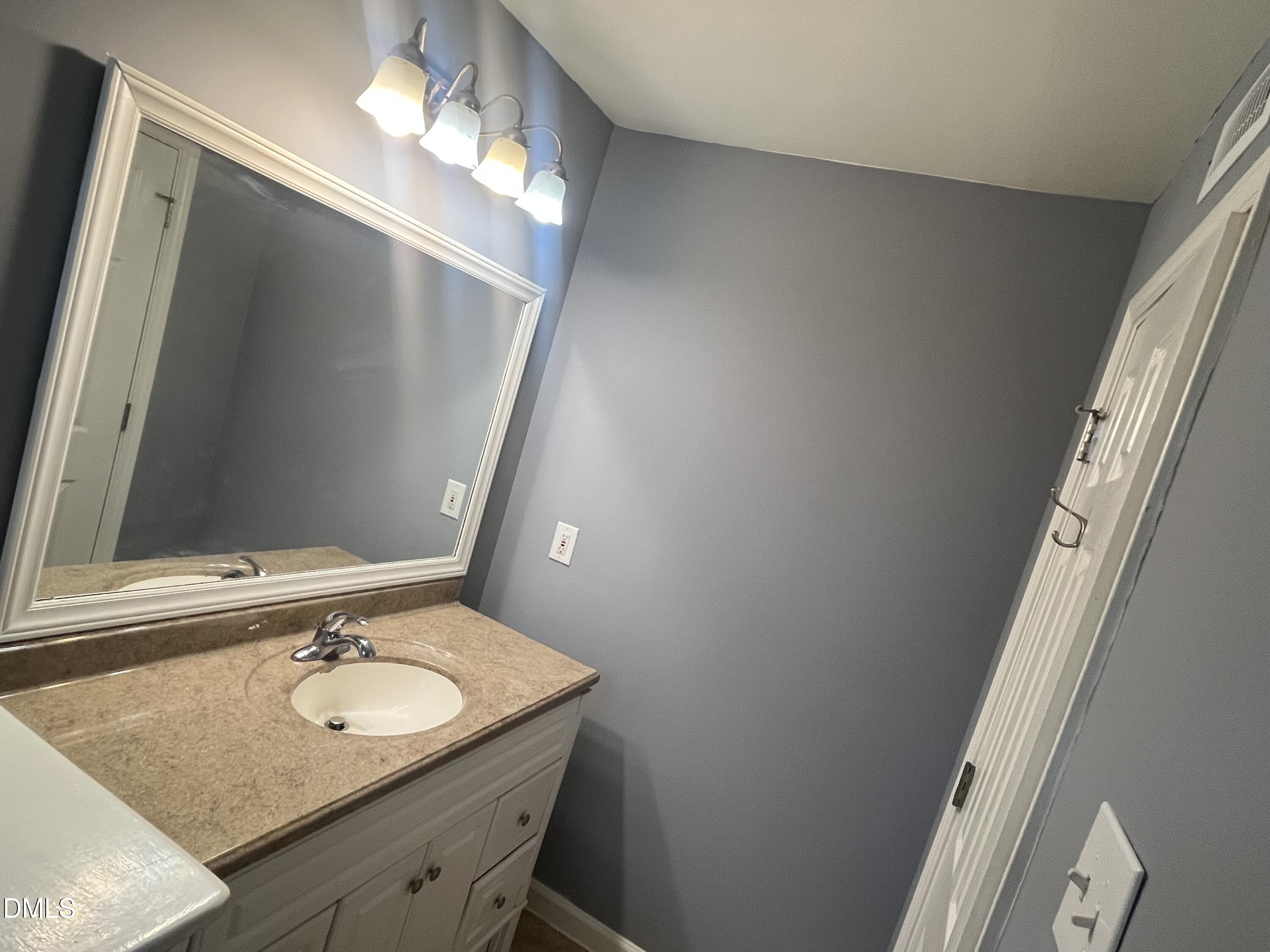 3805 Chimney Ridge Place, Unit 7 Durham, NC 27713 - Photo 21 of 30 IMG_2877