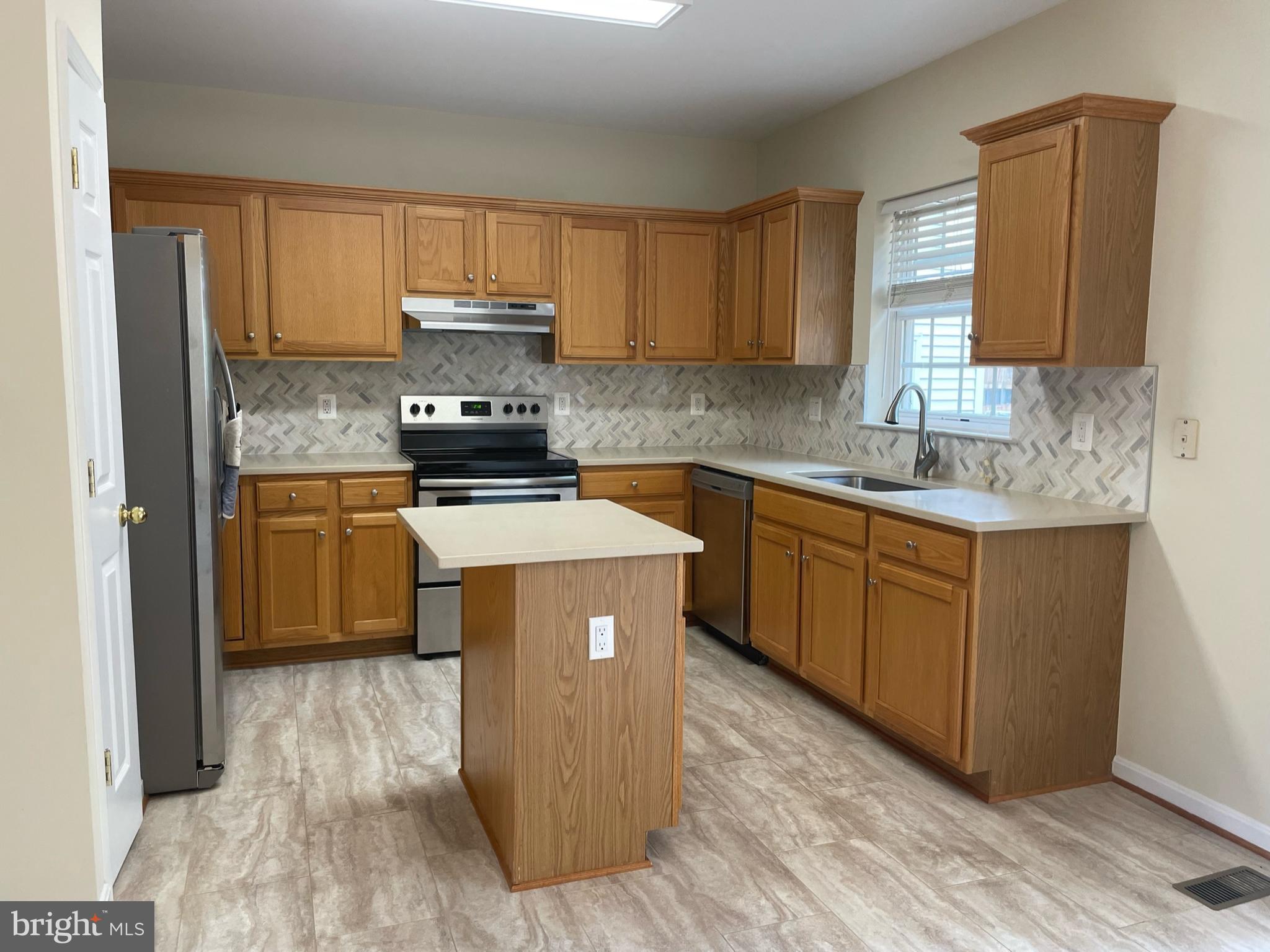 9058 Two Bays Road Lorton, VA 22079 - Photo 14 of 32