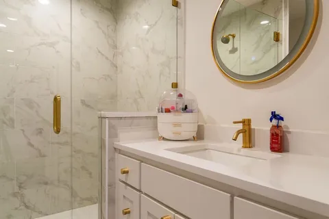 a close view of sink and tap