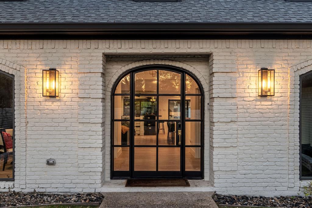 5702 Bent Trail Dallas, TX 75248 - Photo 4 of 32