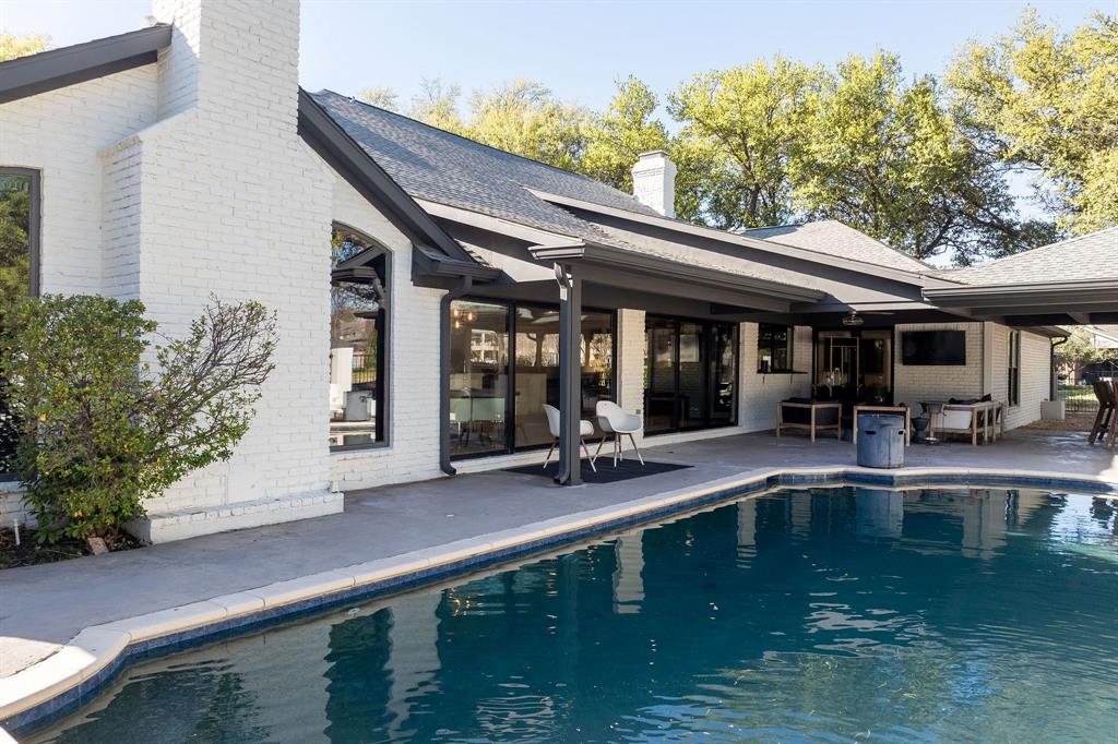 5702 Bent Trail Dallas, TX 75248 - Photo 5 of 32