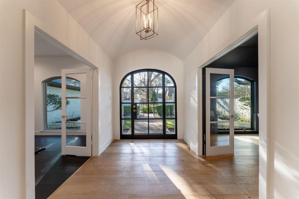 5702 Bent Trail Dallas, TX 75248 - Photo 6 of 32