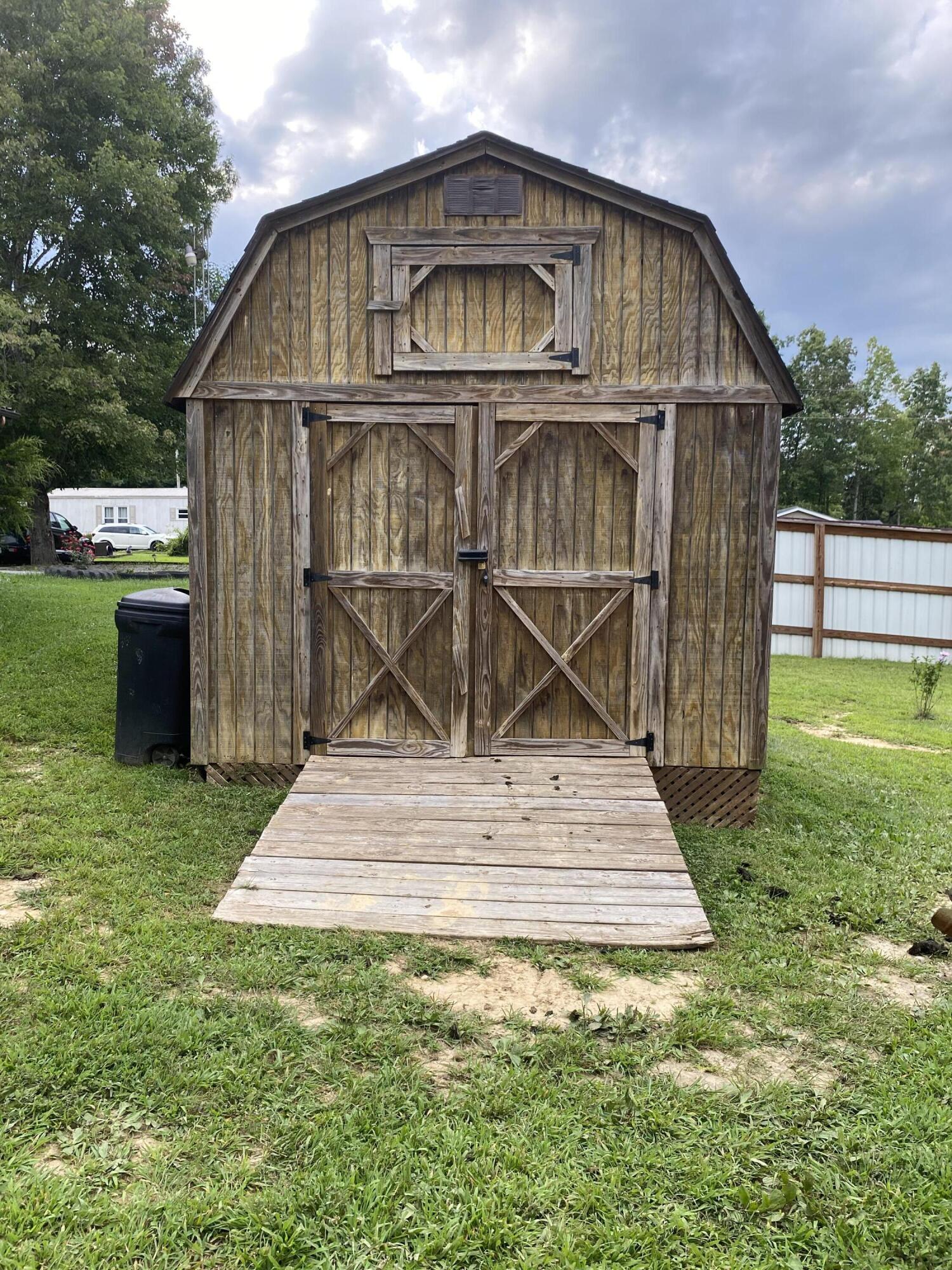 188 West Wilson Road Russell Springs, KY 42642 - Photo 9 of 33 4AF58EE9-3889-4744-82F4-863A11C5F1AA
