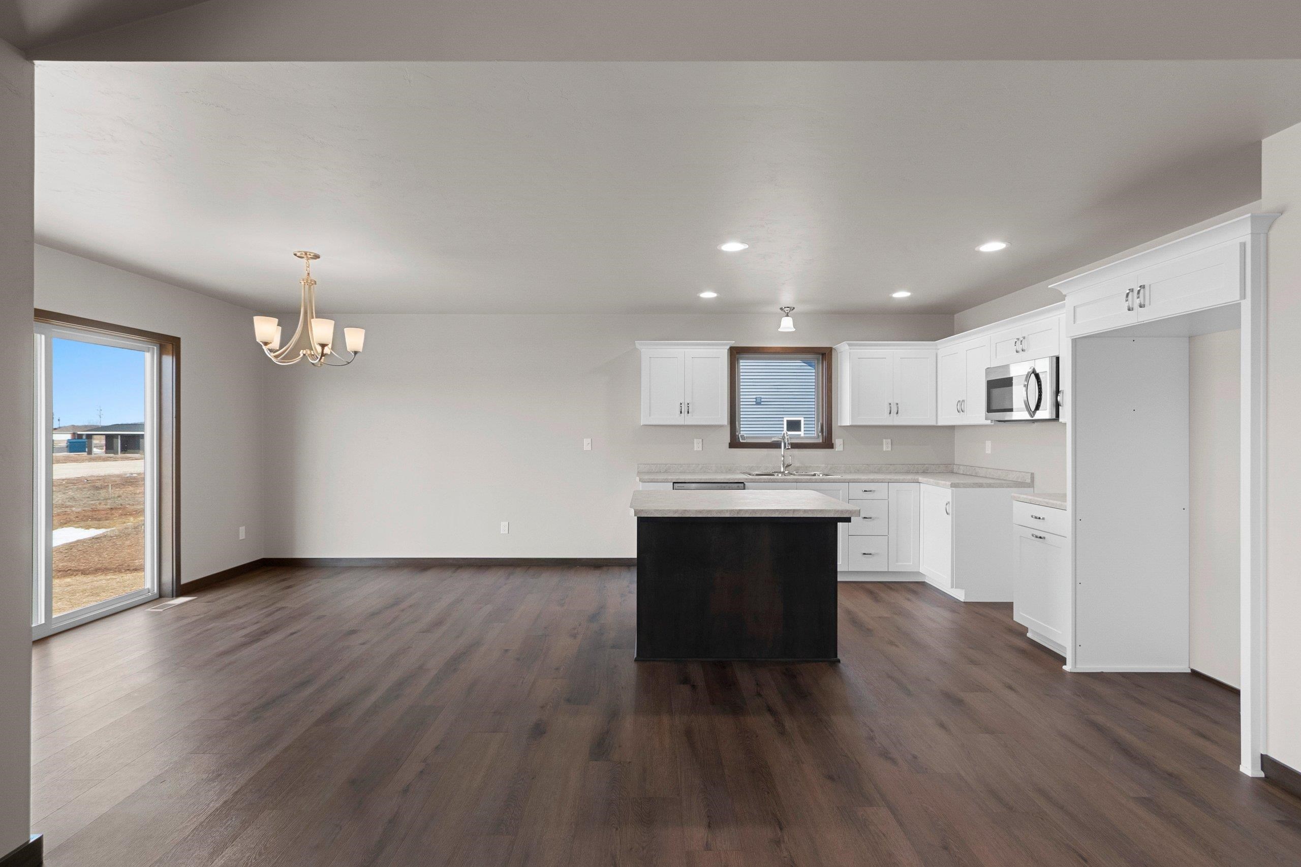 1621 Frontier Road Luxemburg, WI 54217 - Photo 4 of 44